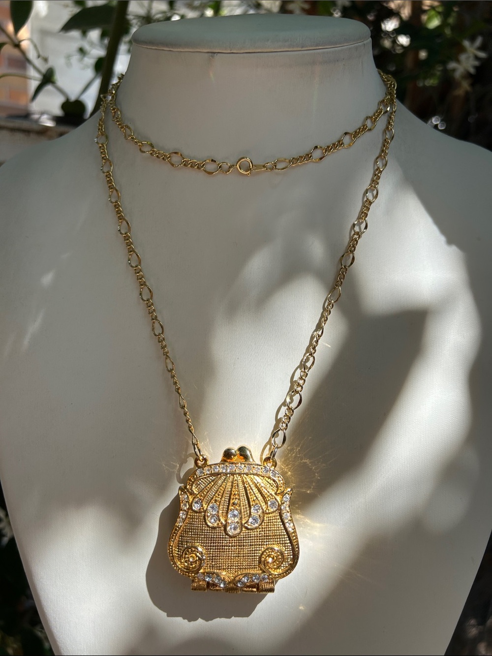Vintage Gold Tone Purse Pendant Necklace